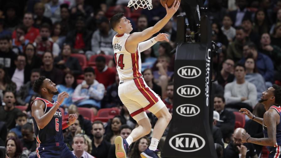 Con 25 puntos de Herro, Heat supera a Wizards