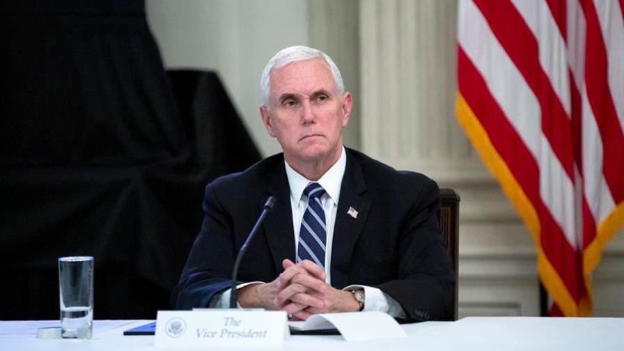 Mike Pence no se aislará pese a que su portavoz se contagió de COVID-19