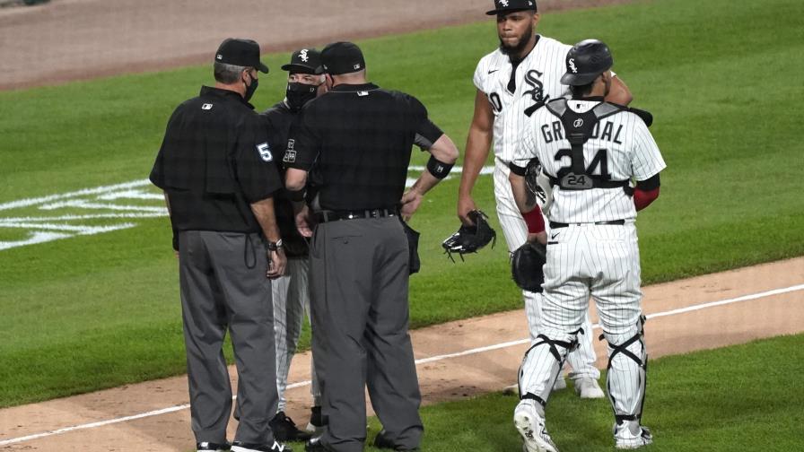 Suspensión de 3 juegos a Cordero, de Medias Blancas Suspensión de 3 juegos a Cordero, de Medias Blancas