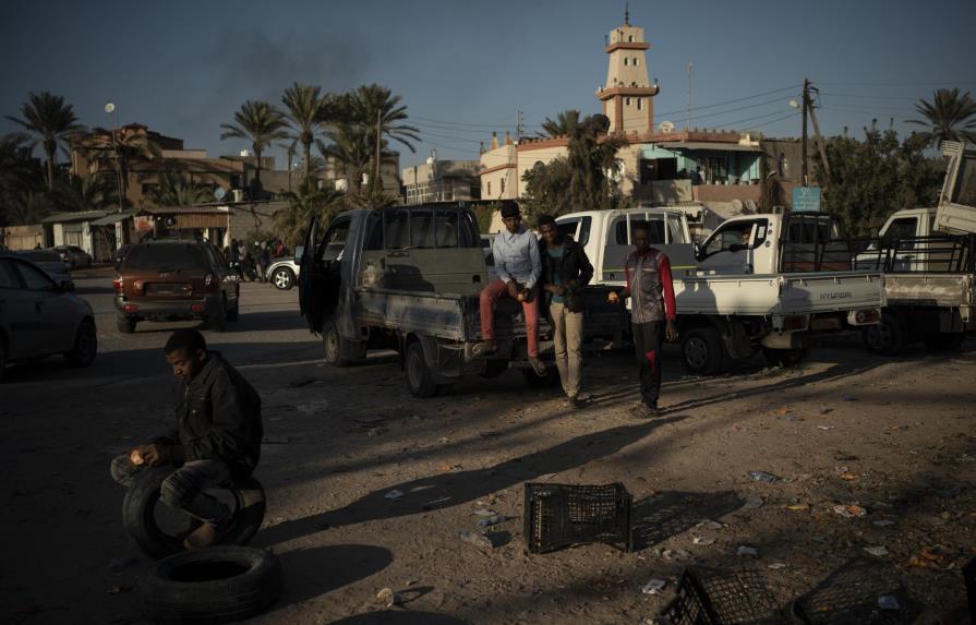 Aumentan choques por el control de la capital libia