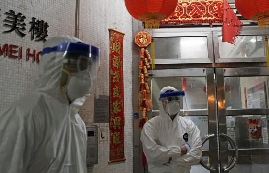 Cifra diaria de muertos por virus en China supera los 100