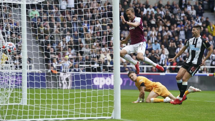 Ante estadio lleno, West Ham vence a Newcastle en la Premier