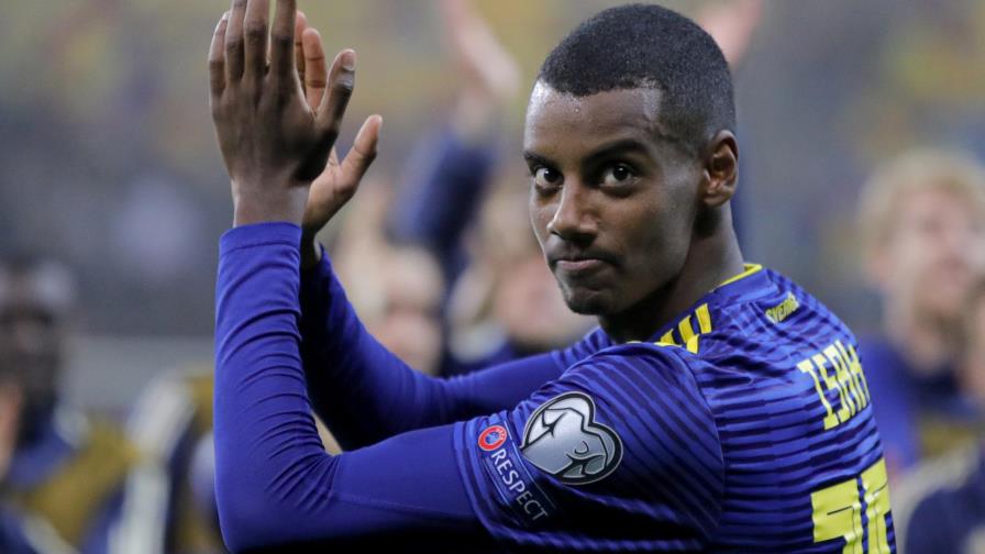 UEFA investiga alegato de insultos racistas a Alexander Isak UEFA investiga alegato de insultos racistas a Alexander Isak