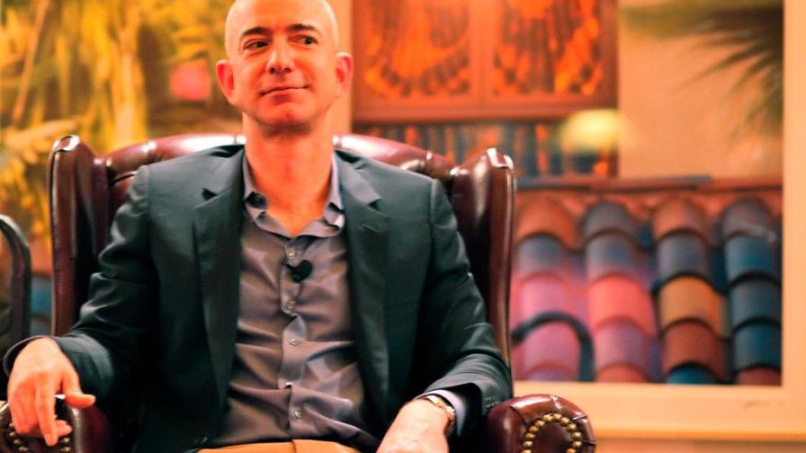 Bezos vende acciones de Amazon por 2.400 millones antes de dejar la dirección