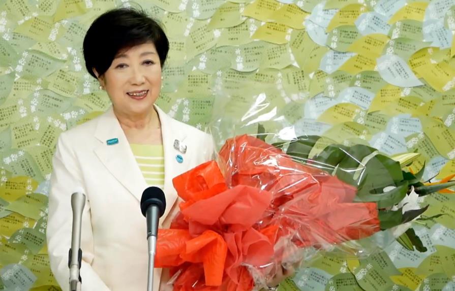 Gobernadora de Tokio gana elección gracias a manejo de virus