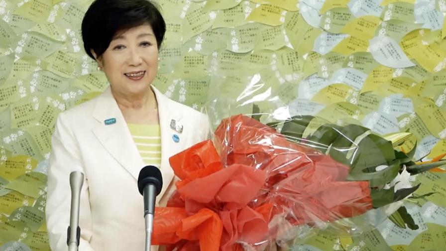 Gobernadora de Tokio gana elección gracias a manejo de virus