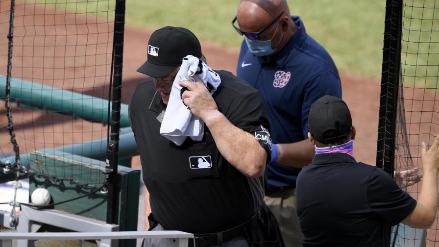 Umpire Joe West, herido por batazo en Washington Umpire Joe West, herido por batazo en Washington