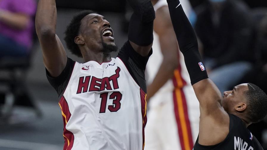 Con buena labor de Adebayo y Butler, Heat se impone a Spurs