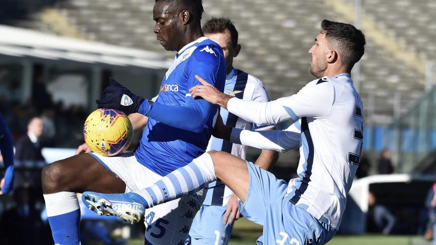 Lazio es multado por cánticos racistas a Balotelli