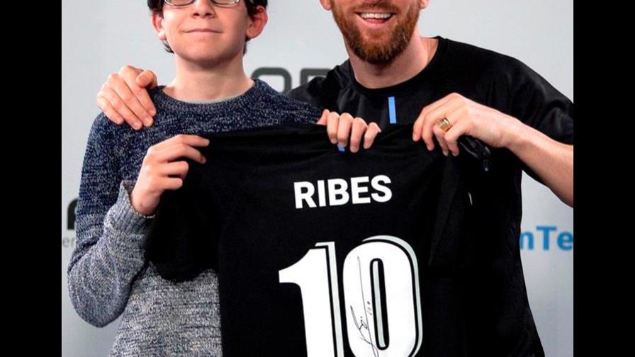 El niño invidente que alucinó con Messi pero que hubiese preferido a Joaquín