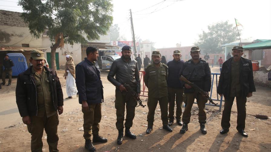 Pakistán condena a muerte a profesor musulmán por blasfemia