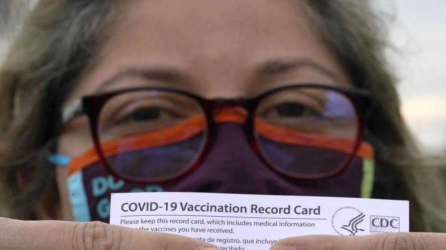 Latinoamericanos van a EE.UU. a vacunarse contra COVID-19 Latinoamericanos van a EE.UU. a vacunarse contra COVID-19