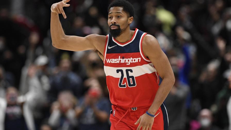Wizards superan a Heat y dividen serie
