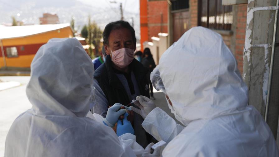Policía de Bolivia recoge más de 400 cuerpos en 5 días