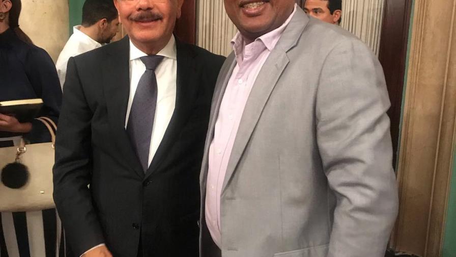 Influencers del espectáculo se reúnen con el presidente Danilo Medina