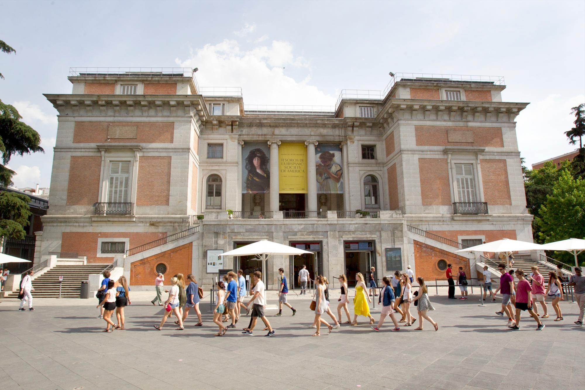 PASEO DEL ARTE: Tres museos de fama mundial que reúnen más de 36.000 obras y que en el último año fueron visitados por más de siete millones de turistas. Es el Paseo del Arte de Madrid, delimitado por el triángulo museístico de El Prado, el Reina Sofía y El Thyssen - Bornemisza.