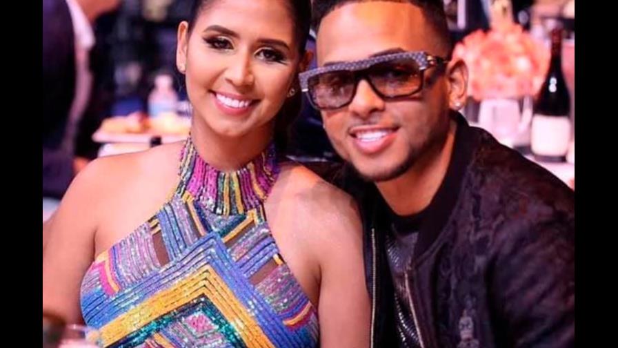 Ozuna le pide matrimonio a su pareja