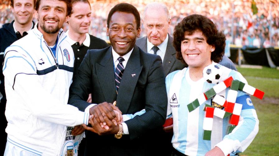 Las rencillas quedan atrás: Pelé llora a Maradona
