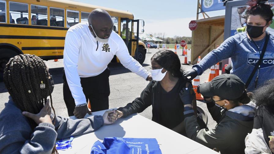 FDA aprobaría vacuna COVID de Pfizer en niños de 12-15 años