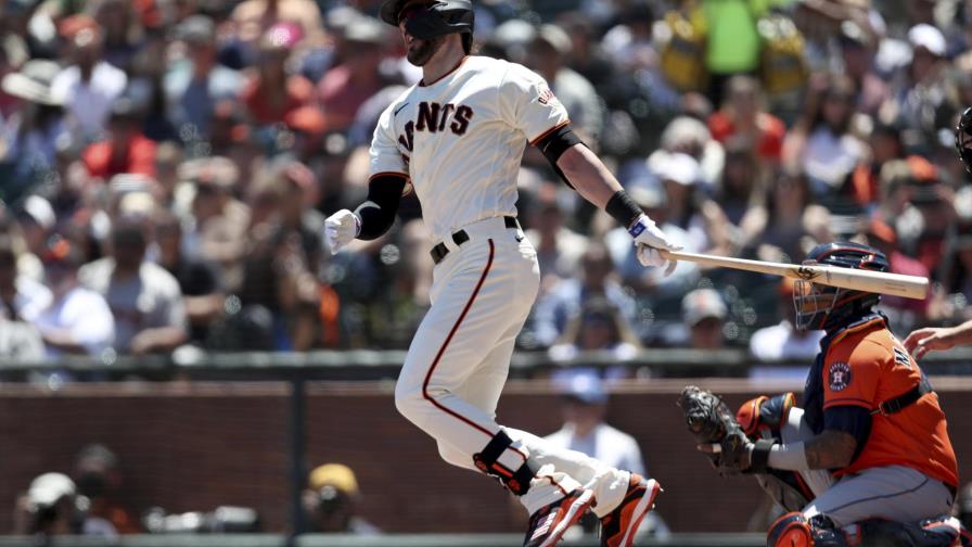 Bryant jonronea en su estreno y Gigantes vence 5-3 a Astros