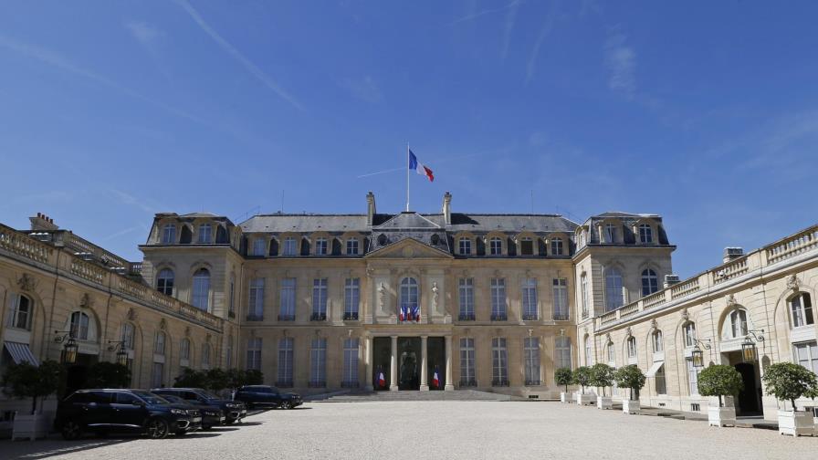 Francia: Indagan presunta violación en palacio presidencial