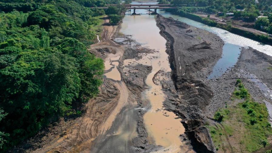 Medio Ambiente interviene río Yuna en Bonao por irregularidad en trabajos de readecuación