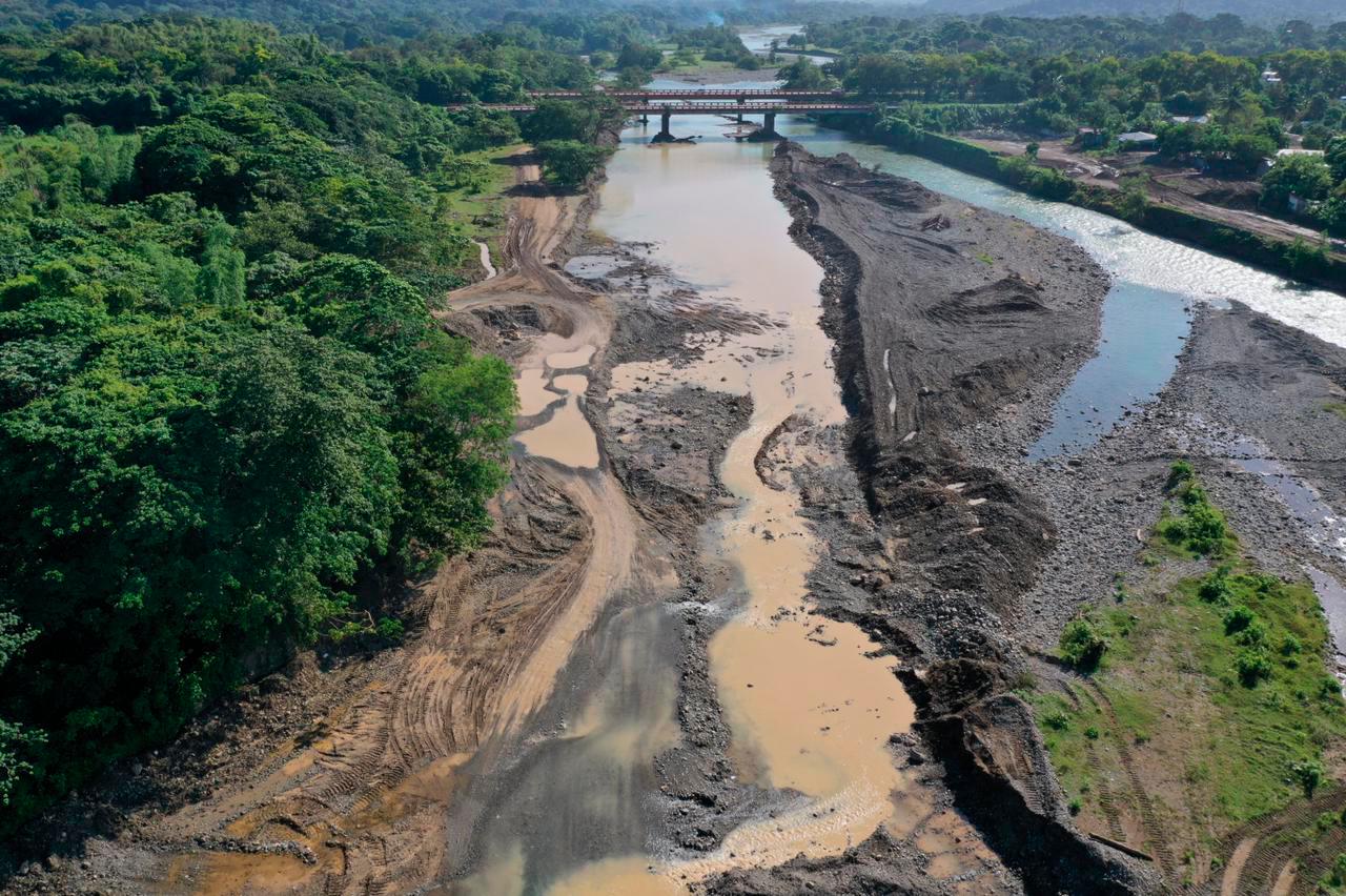 Río Yuna a su paso por Bonao. 