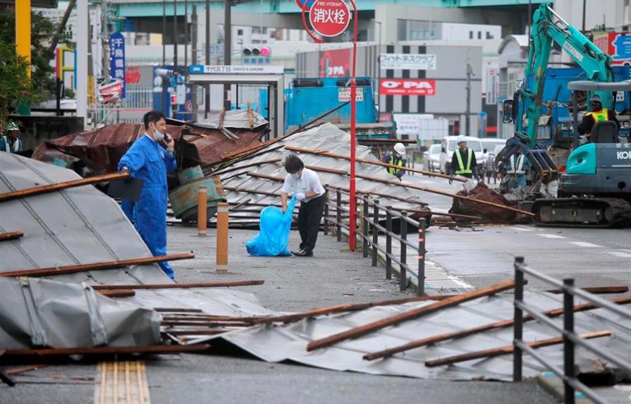 Al menos 4 desaparecidos y casi un centenar de heridos en Japón por tifón