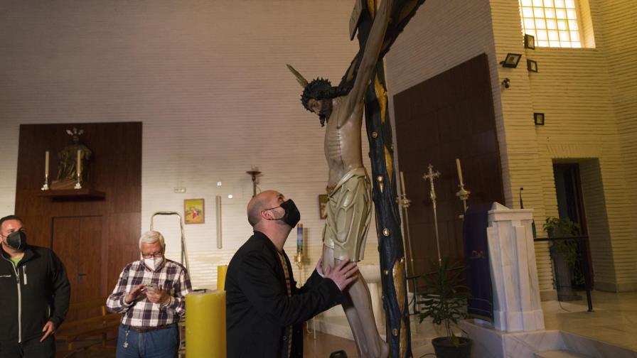 Sevilla se conforma con una Semana Santa discreta
