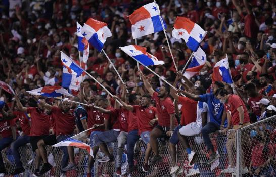 Panamá tumba por primera vez a EEUU en eliminatorias Panamá tumba por primera vez a EEUU en eliminatorias
