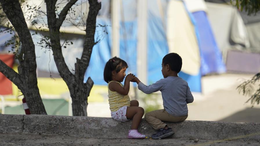 “Escuelas en la acera” para niños migrantes centroamericanos “Escuelas en la acera” para niños migrantes centroamericanos