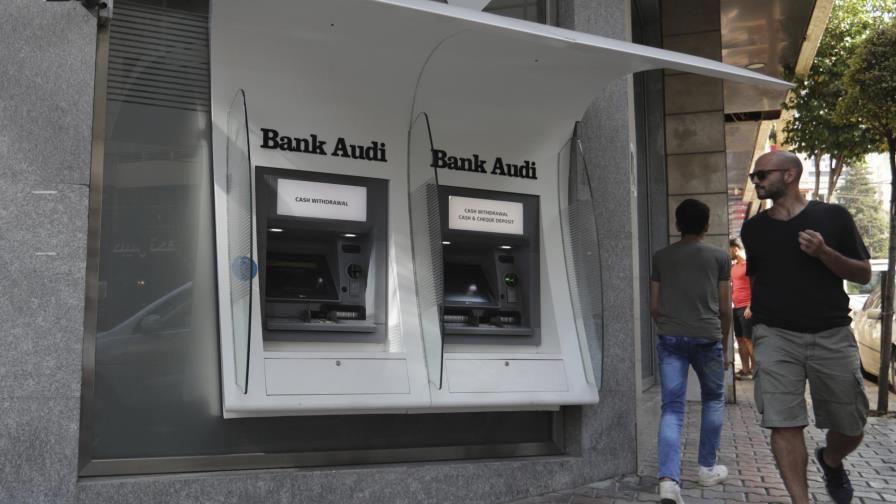 Bancos libaneses acaban huelga con nuevos límites de retiro Bancos libaneses acaban huelga con nuevos límites de retiro