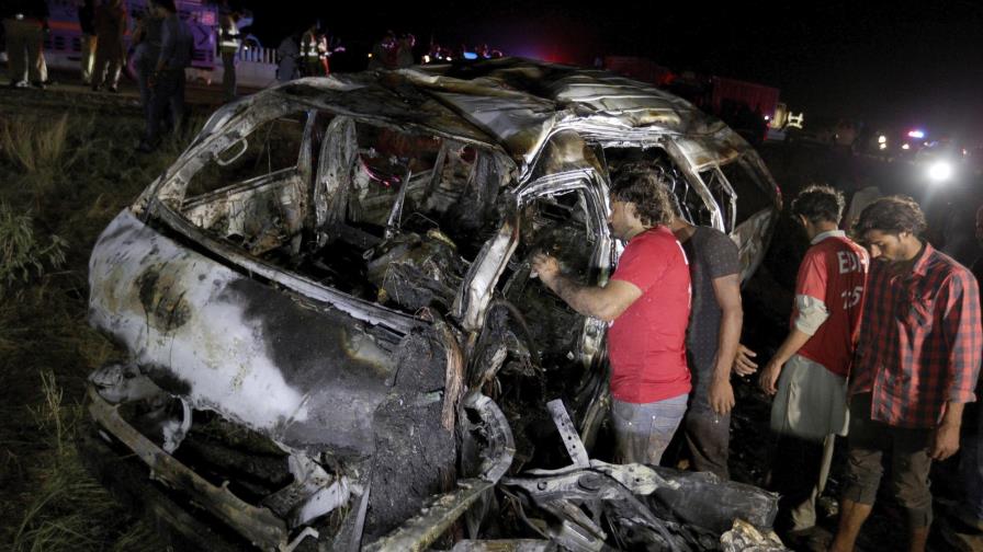 13 muertos en accidente de furgoneta en Pakistán