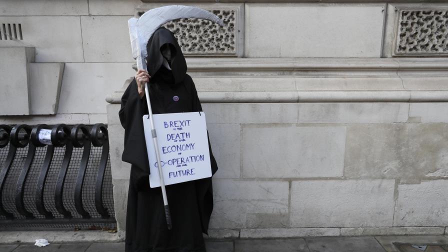 Próximos pasos tras demora de votación crucial sobre Brexit