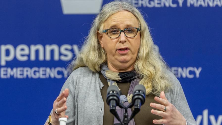 Biden nombra a mujer transgénero como subsecretaria de Salud