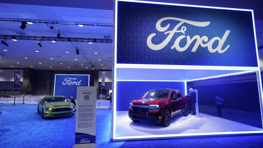 Ante escasez de oferta, Ford ingresa al negocio de chips