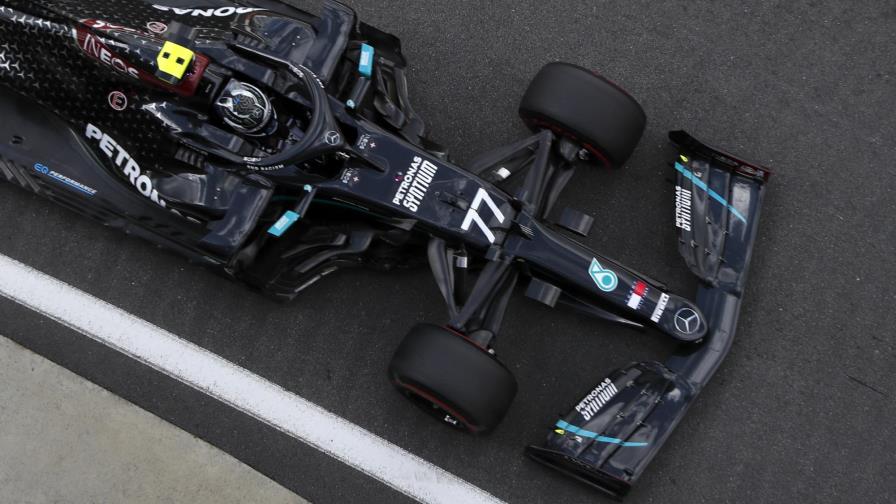 Hamilton logra la pole para el GP de Inglaterra; Bottas 2do