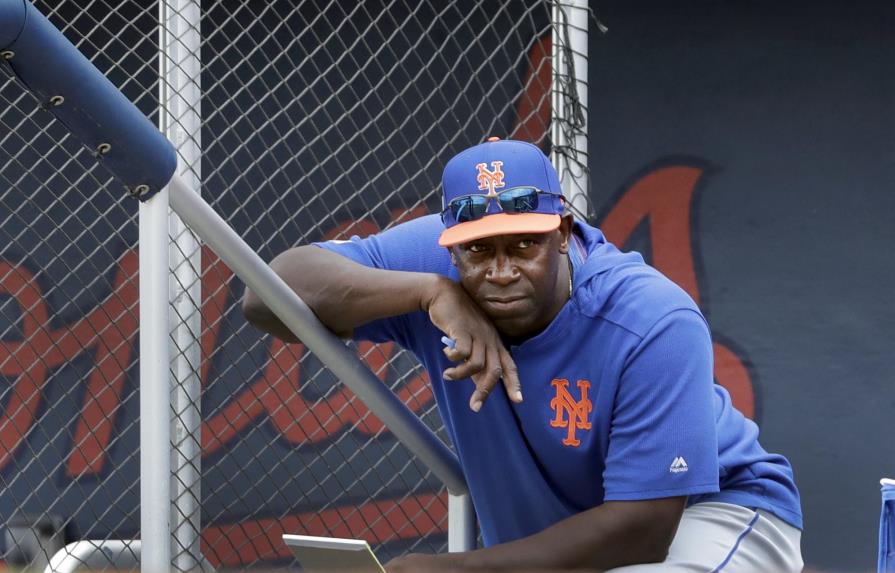 Preocupado, Chili Davis se ausentará de campamento de Mets