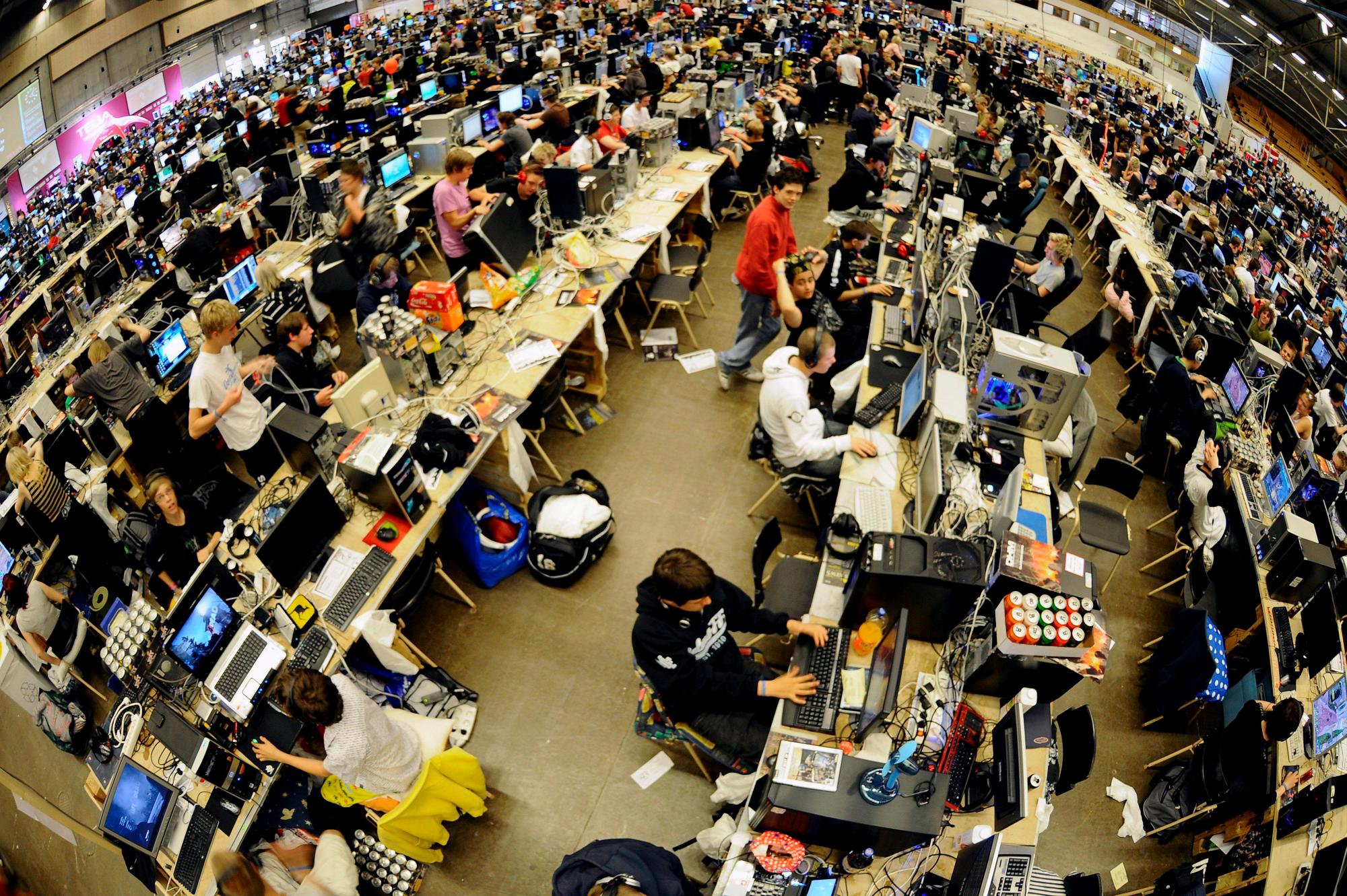 Vista de ojo de pez del 'Dreamhack Summer', el mayor festival del mundo LAN, en Jonkoping, Suecia.
