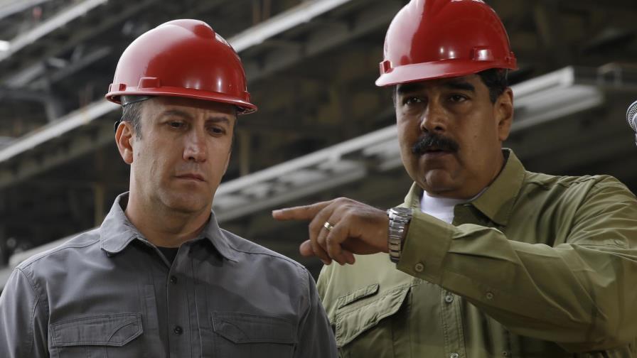 En medio de crisis, Maduro busca renovar industria petrolera