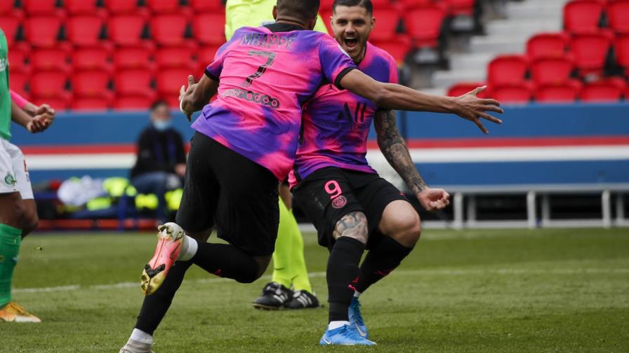 Gol agónico de Icardi deja al PSG a un punto del líder Lille