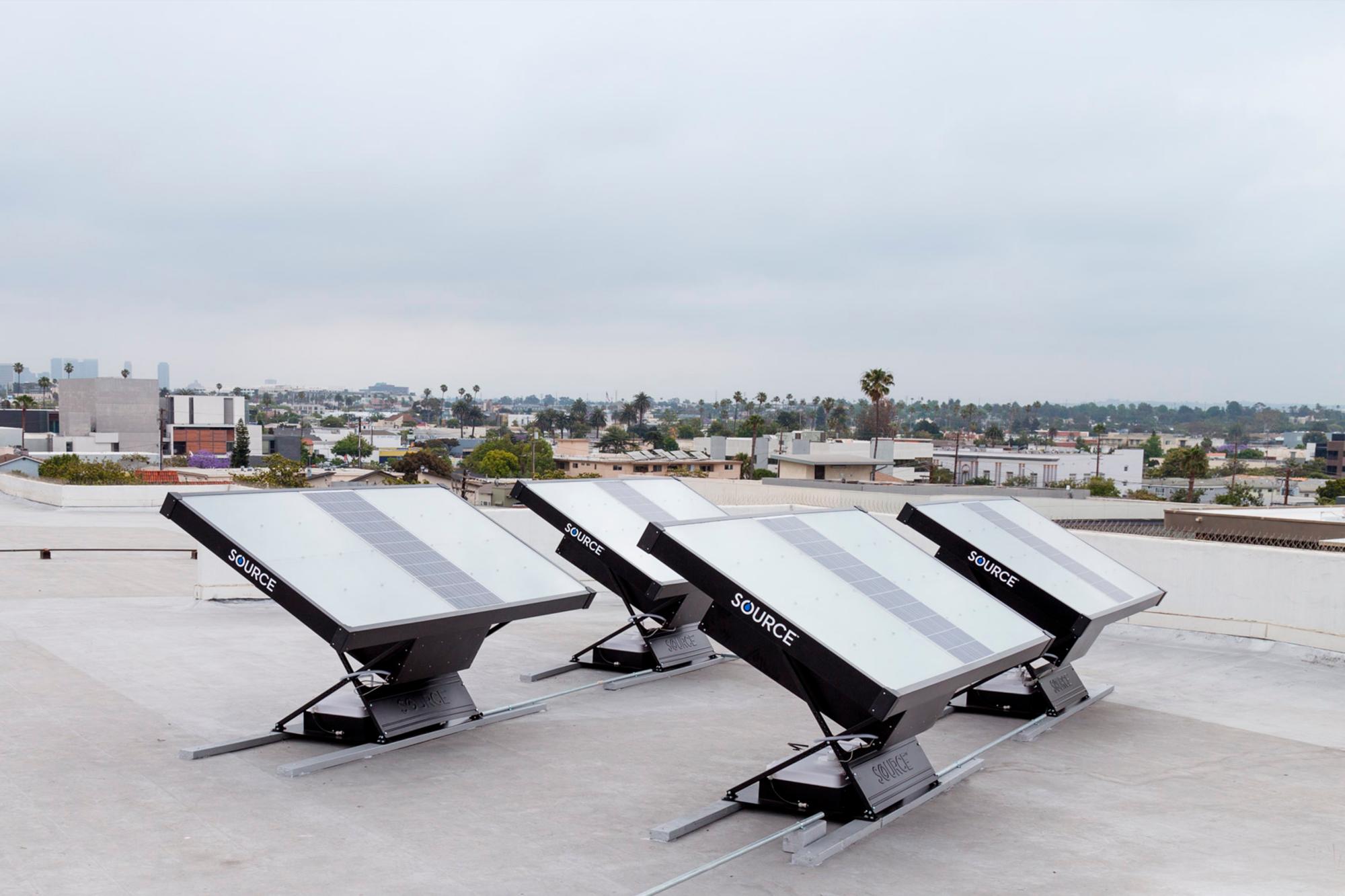 Algunos hidropaneles, que se pueden instalar en el suelo o en el tejado, en la localidad estadounidense de Santa Mónica