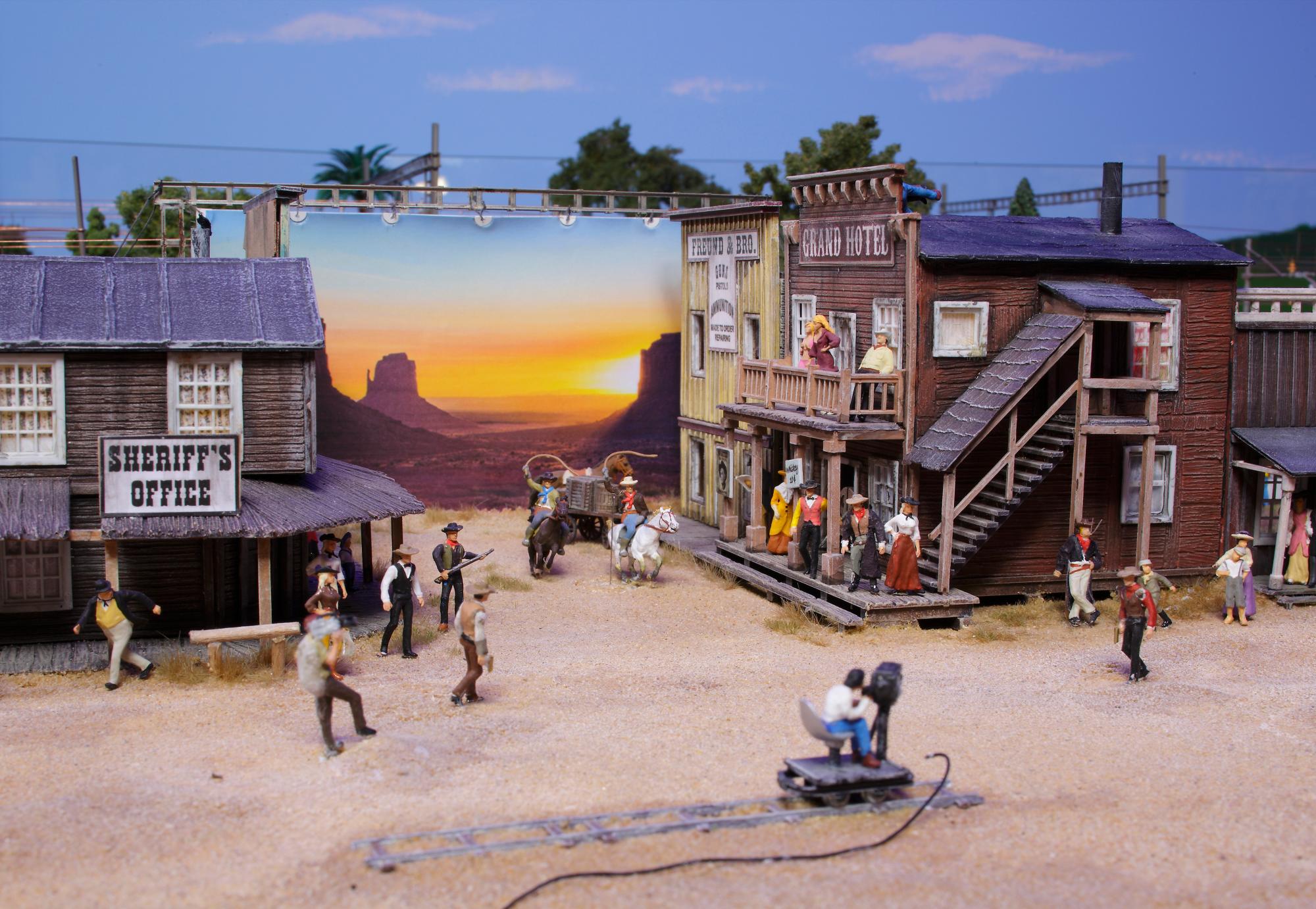 Hasta un poblado del oeste, filmando una película se puede ver en el museo de miniaturas de Hamburgo.