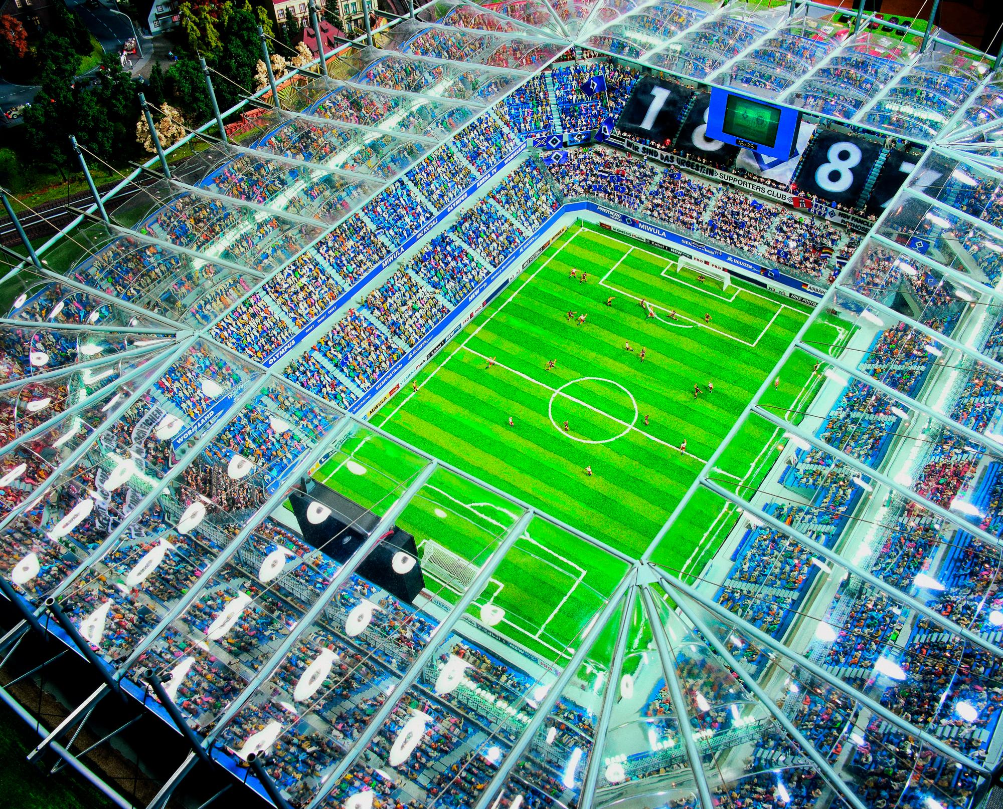Estadio Hamburgo Arena de la capital alemana que también está hecho al detalle en miniatura.