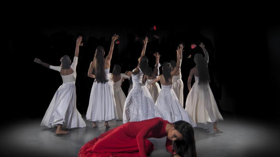 Endanza modifica reglas para la formación de  bailarines por COVID-19