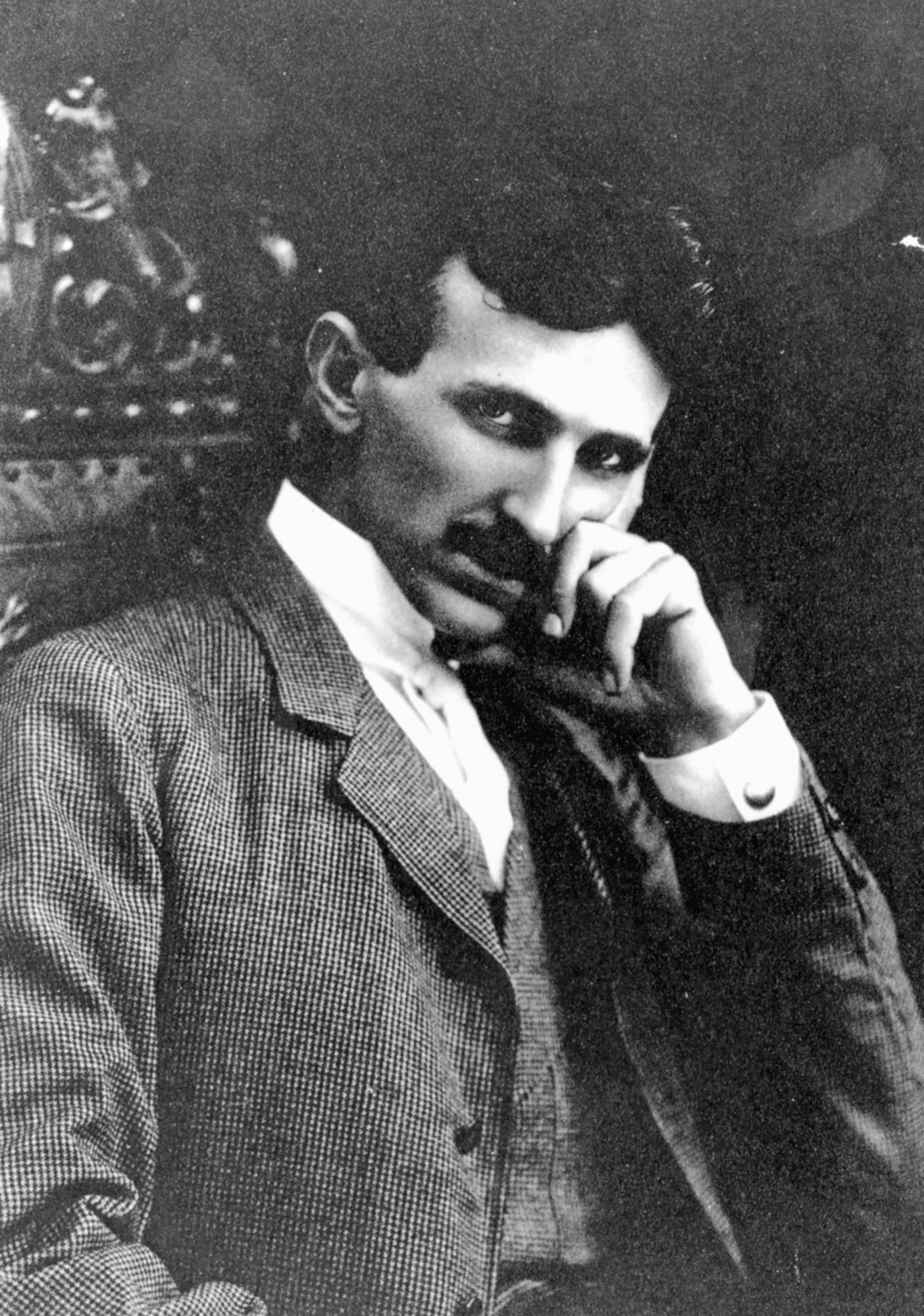 Una imagen de Nikola Tesla a principios de siglo, a la edad de 40 años. 