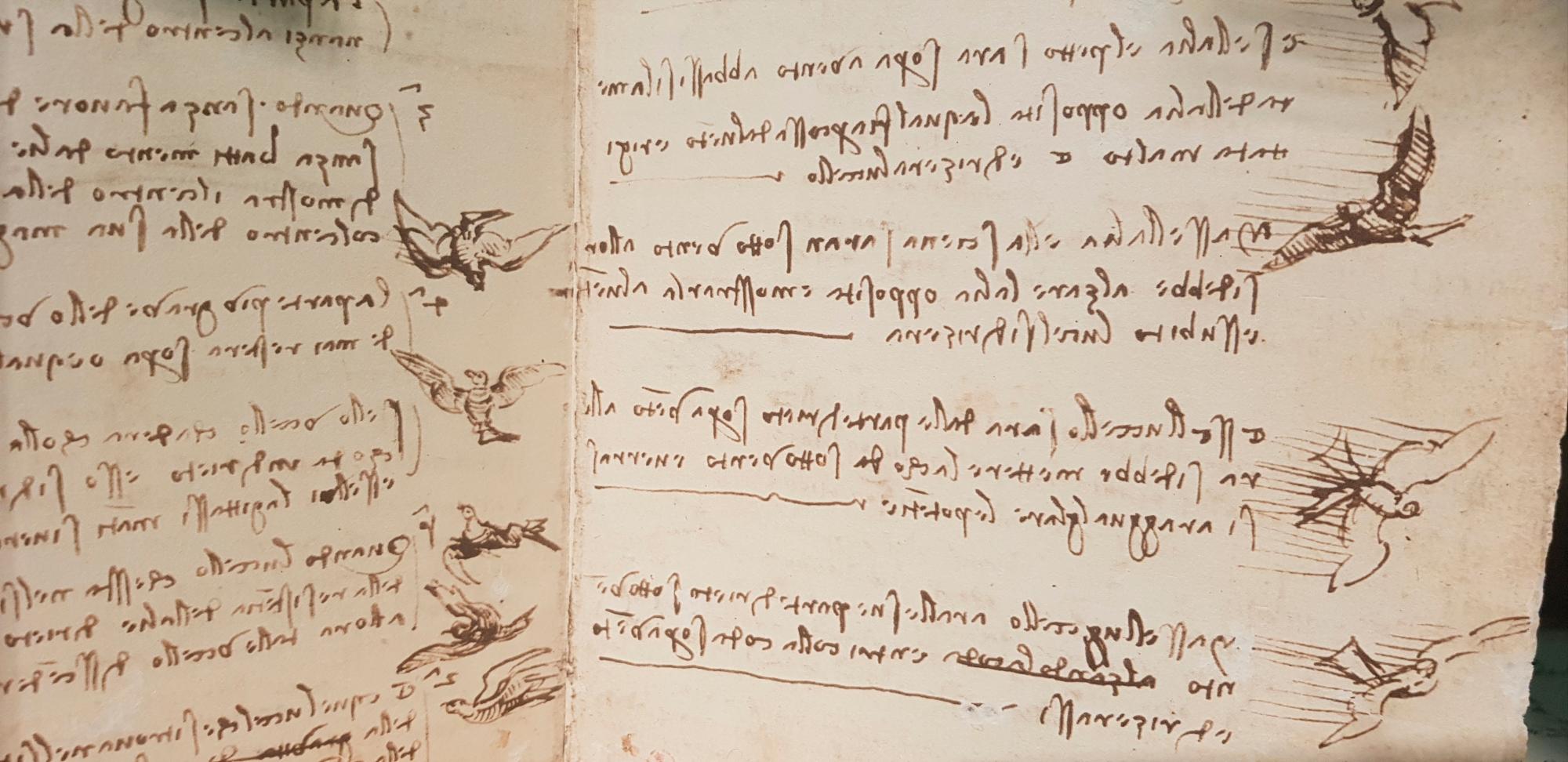 Facsímil del Codex sobre el vuelo de los pájaros; conservado en la casa natal de Leonardo, en Vinci. 