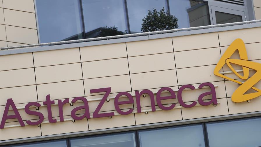AstraZeneca y Oxford reanudan pruebas de vacuna contra COVID