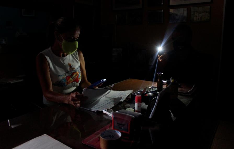 Varias zonas de Caracas cumplen 24 horas sin electricidad luego de apagón
