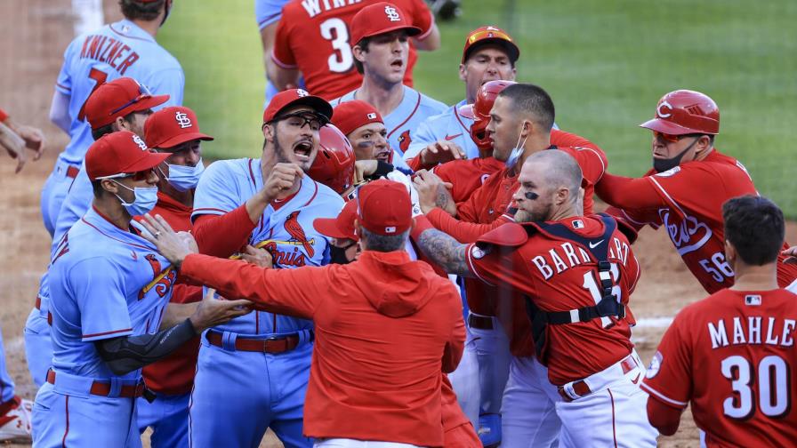 Rojos: Castellanos recibe suspensión de 2 juegos por riña